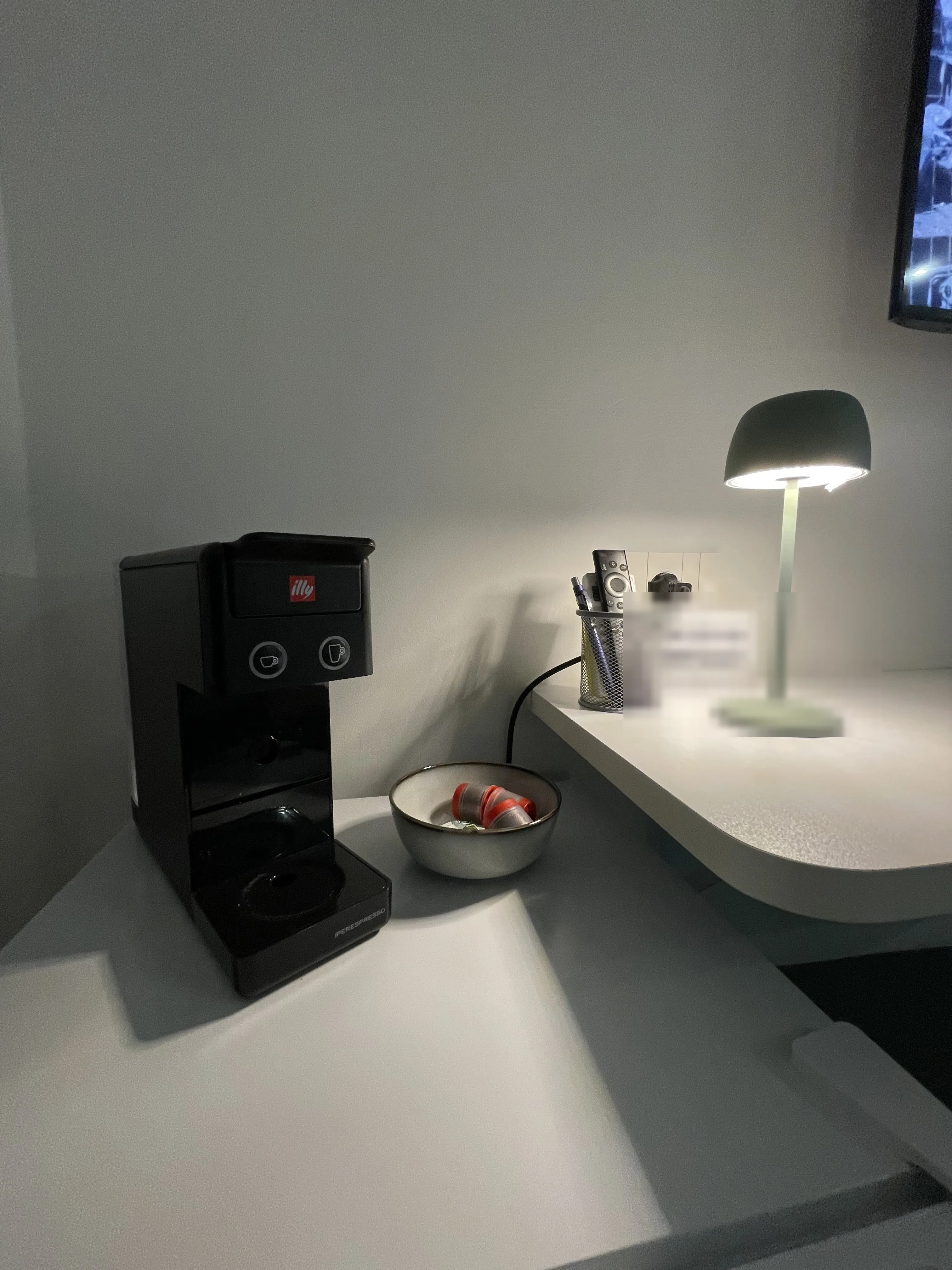 Angolo caffè con macchina espresso, La Bottega